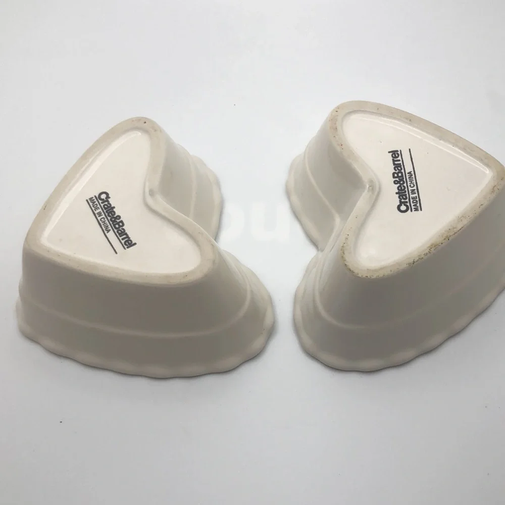 Crate & Barrel 2 White Ceramic Heart-Shaped Baking Dishes. VTG Romantic EC